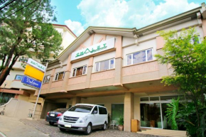 Отель Chalet Baguio  Багио